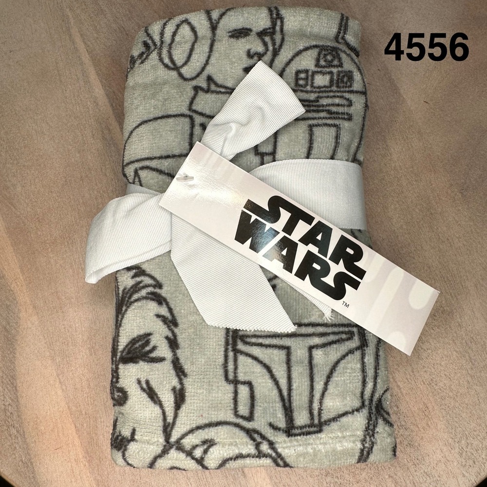 Star Wars Hand Towels 2 Pack Grey Black Character Sketch Princess Leia R2-D2 NEW